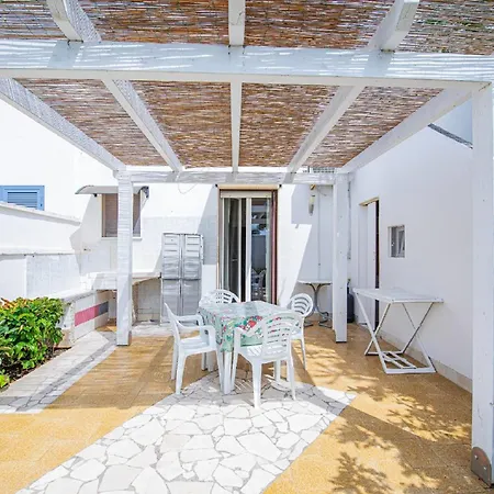 Punta Prosciutto Bed Torre Lapillo